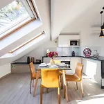 Duques Luxury Konukevi 4*