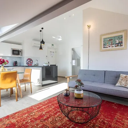 Duques Luxury Konukevi 4*