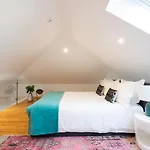 Duques Luxury بيت ضيافة 4*
